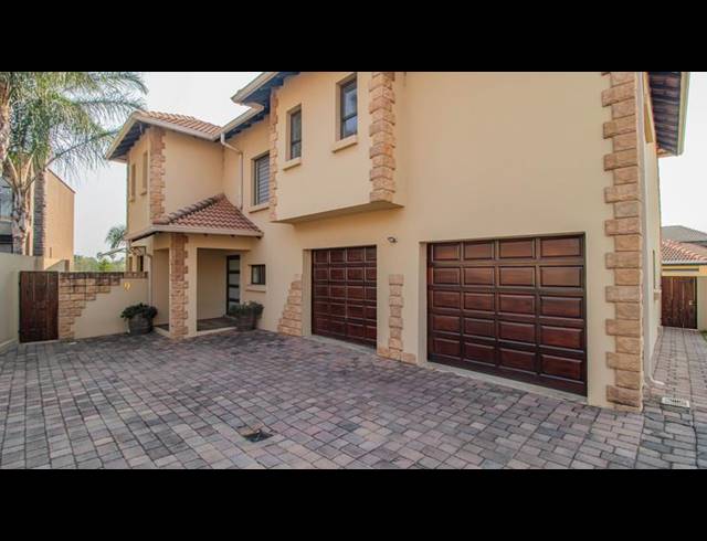 4 BEDROOM HOUSE FOR SALE IN GLEN ERASMIA